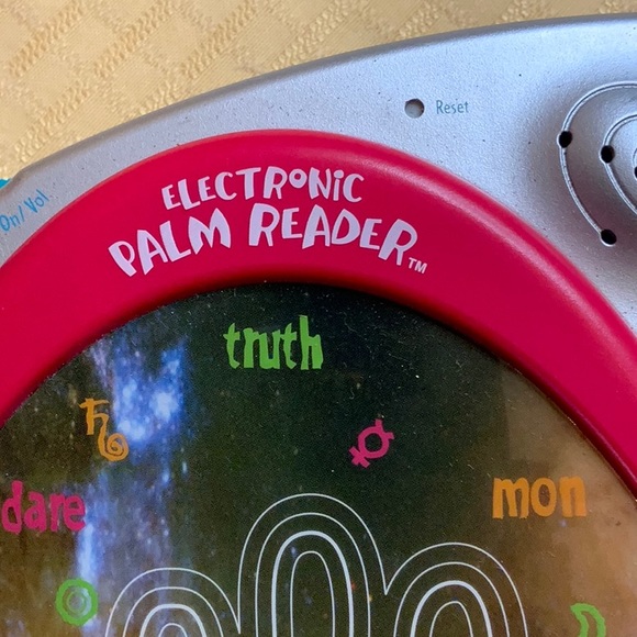 Girls electronic palm reader - Picture 2 of 3